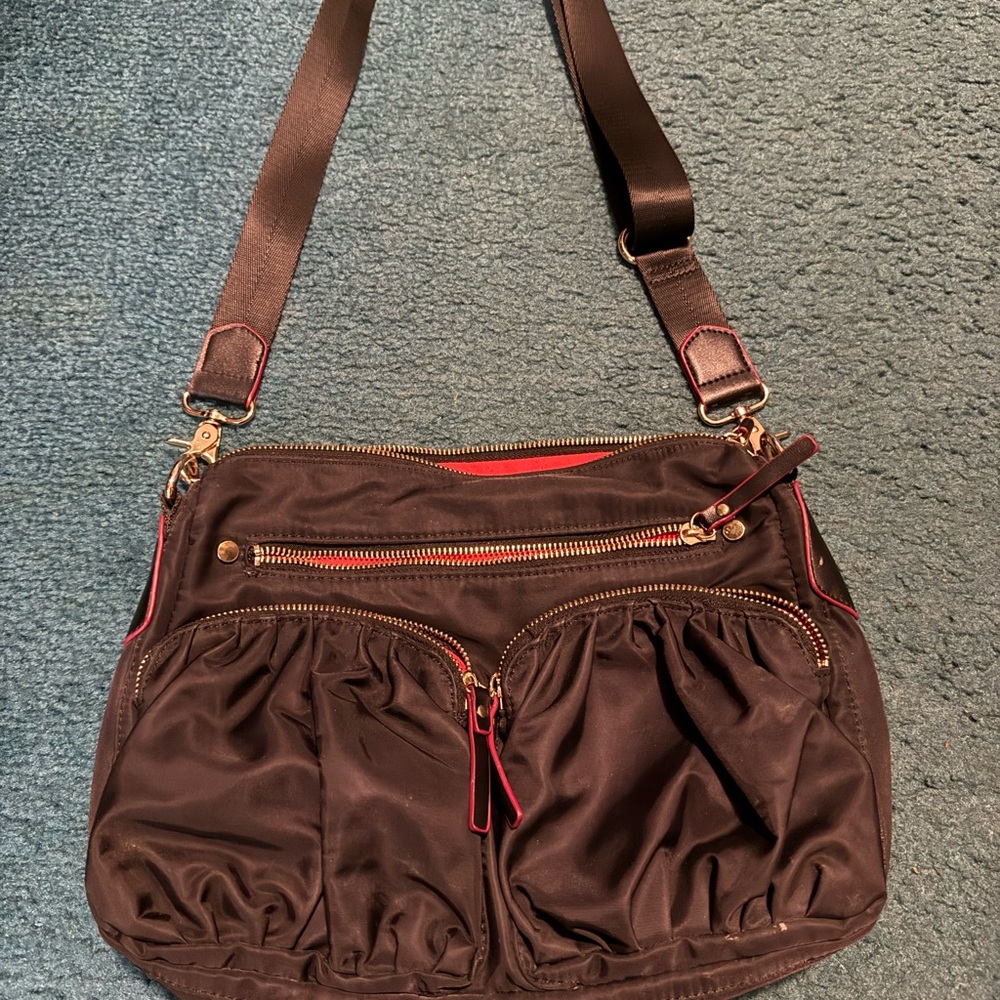 Korvara black shoulder bag